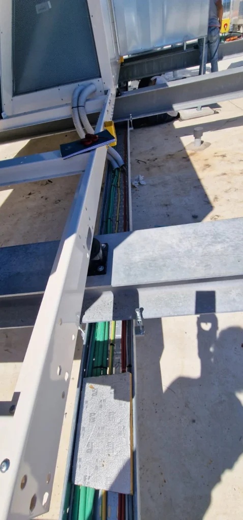 Calista-Impianti-Montesilvano_fissaggio-Rooftop-e-pvc-finito-9